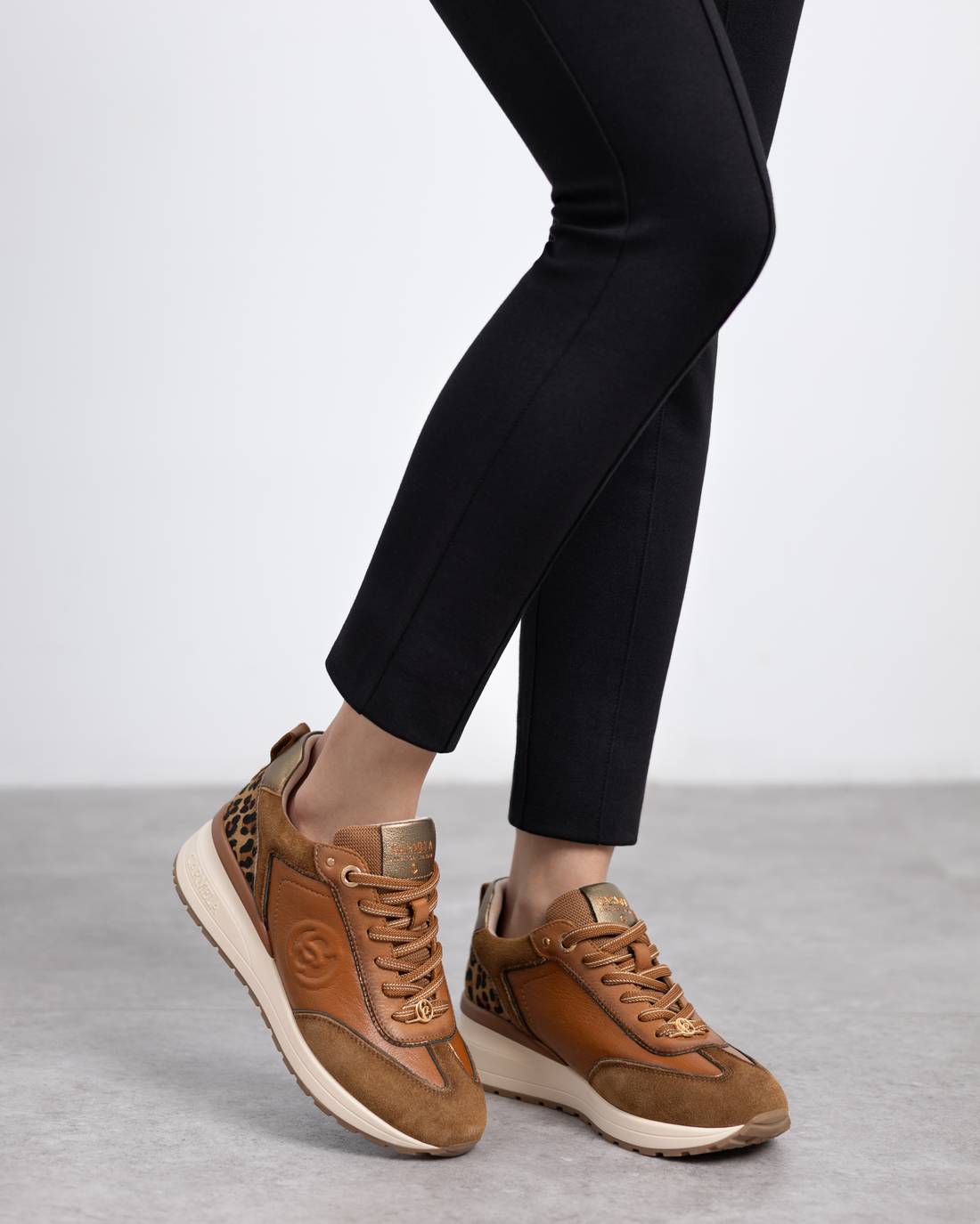 Zapatilla de mujer plano Carmela 16244103
