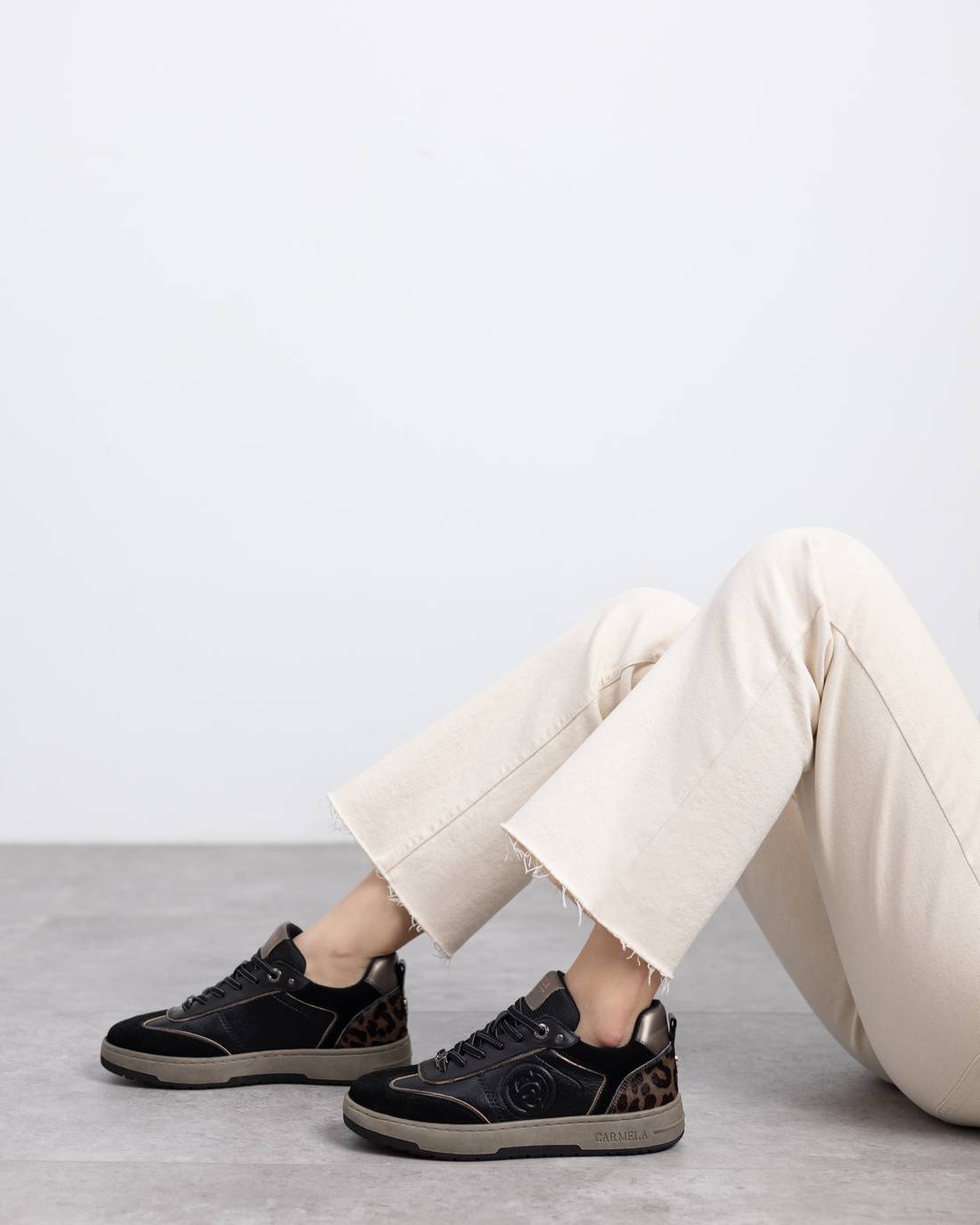 Zapatilla de mujer plano Carmela 16250401