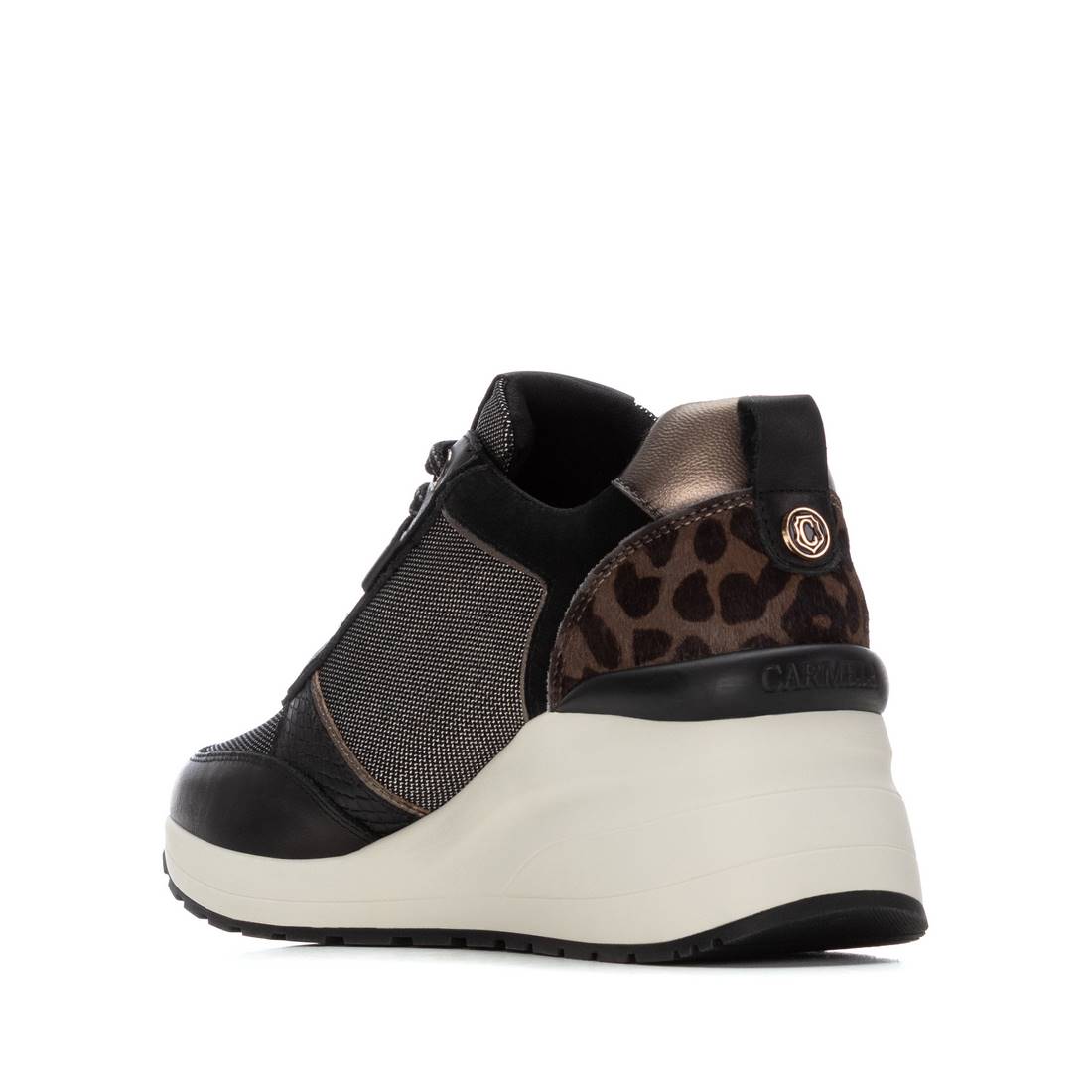 Zapatilla de mujer con cuña Carmela 16252101