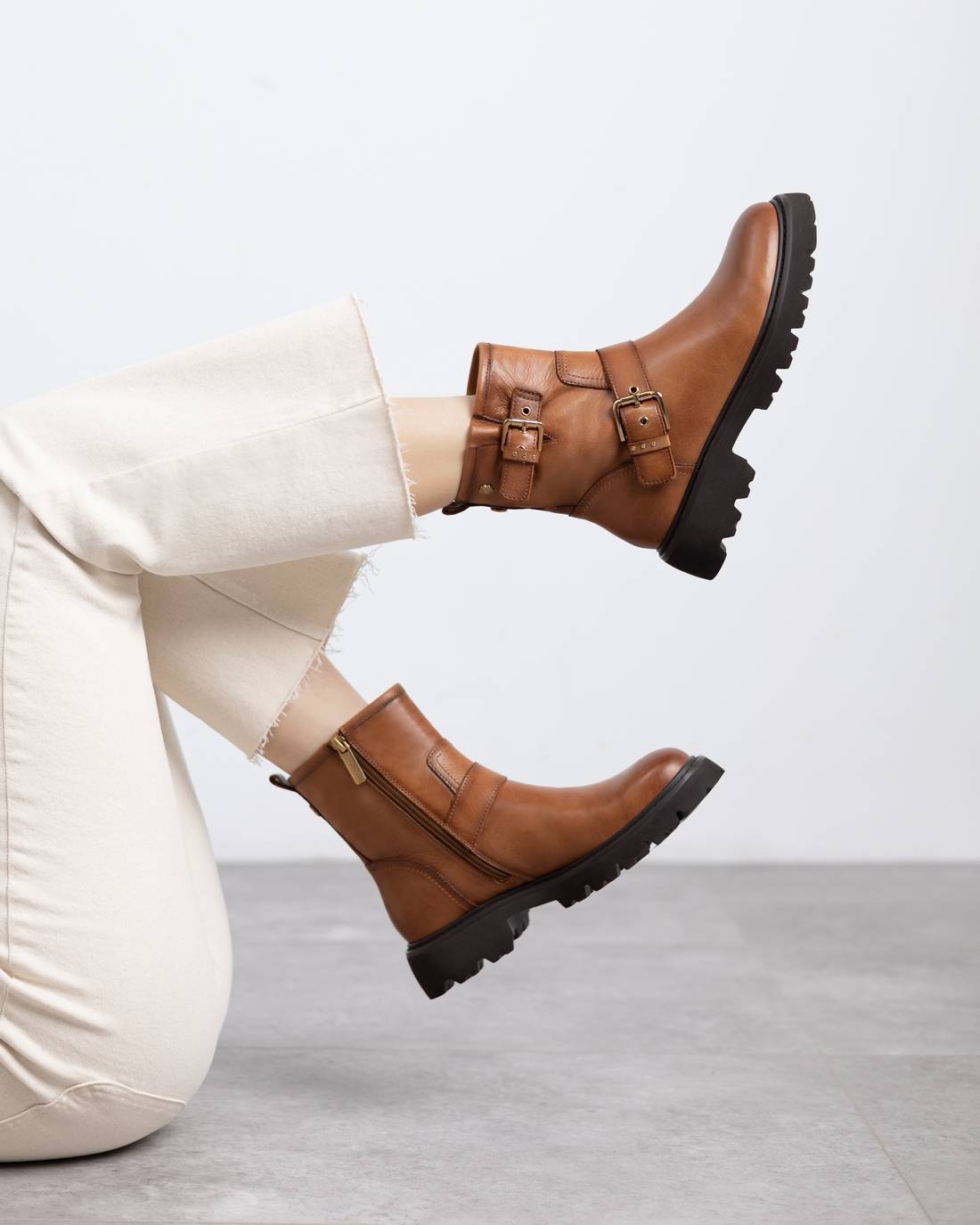 Botin de mujer con tacón Carmela 16259102