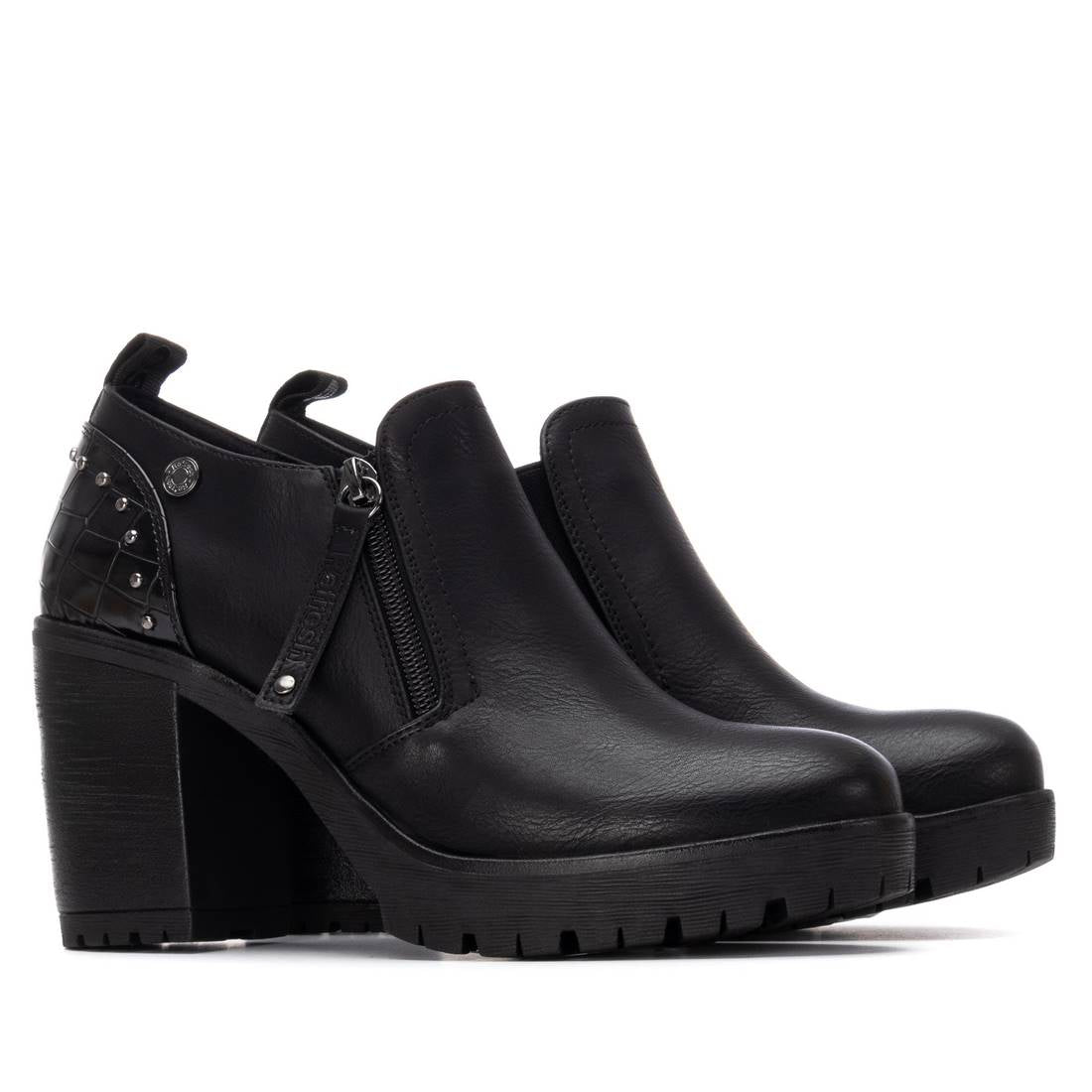 WOMEN'S SHOE REFRESH 17320101