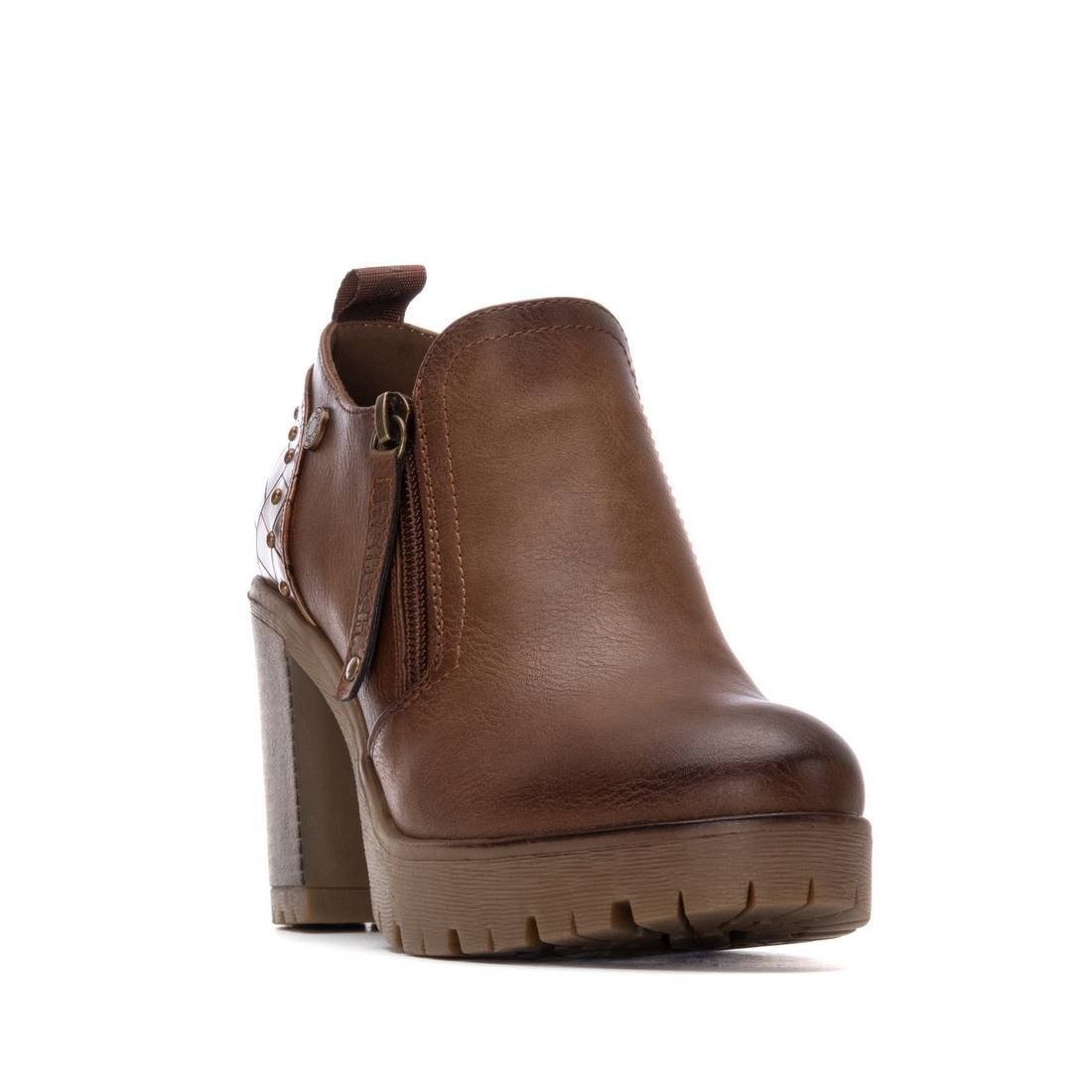 WOMEN'S SHOE REFRESH 17320102